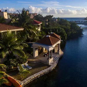 Bellmare , Puerto Aventuras México